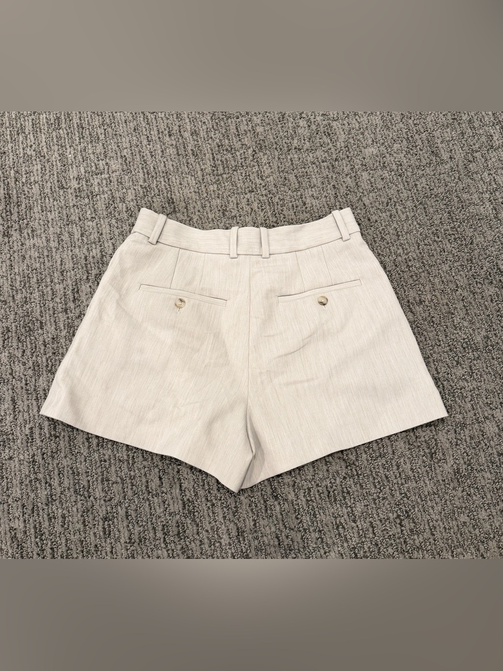 Aritzia Babaton Pleated Mini Short - Heather Matte Pearl - Picture 7 of 7